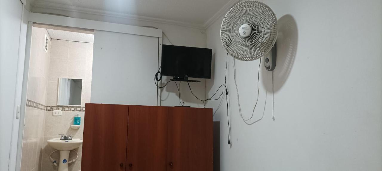 Hea Hospedaje Cerca Al Estadio Y La 70 Hotel Medellin Bagian luar foto