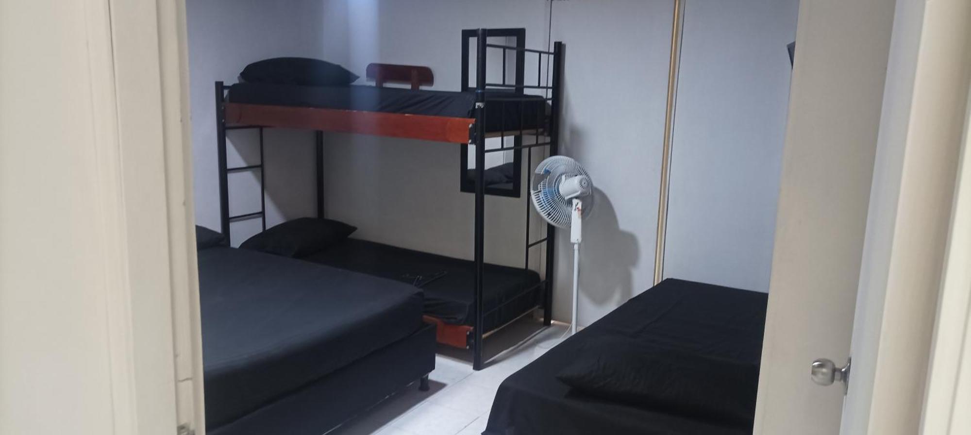 Hea Hospedaje Cerca Al Estadio Y La 70 Hotel Medellin Ruang foto