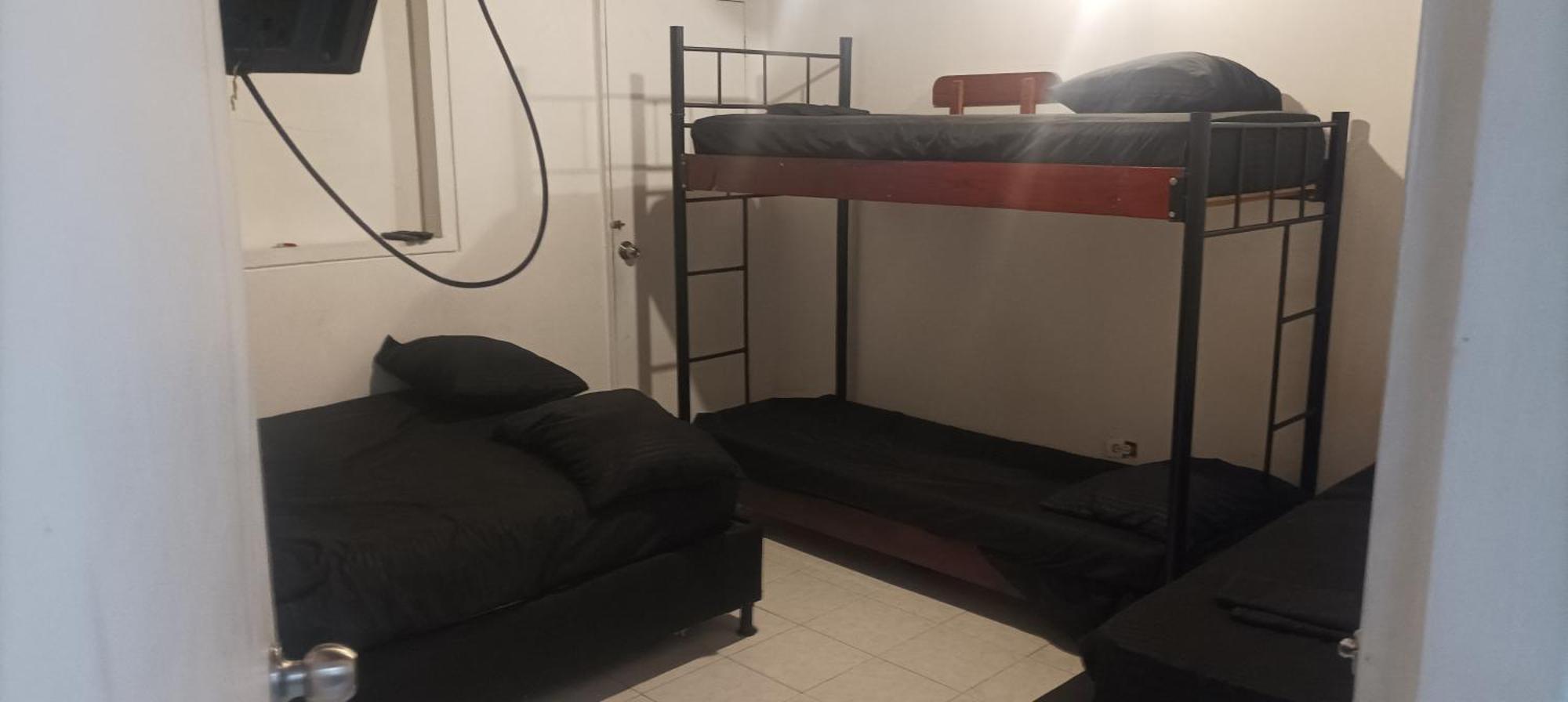 Hea Hospedaje Cerca Al Estadio Y La 70 Hotel Medellin Ruang foto
