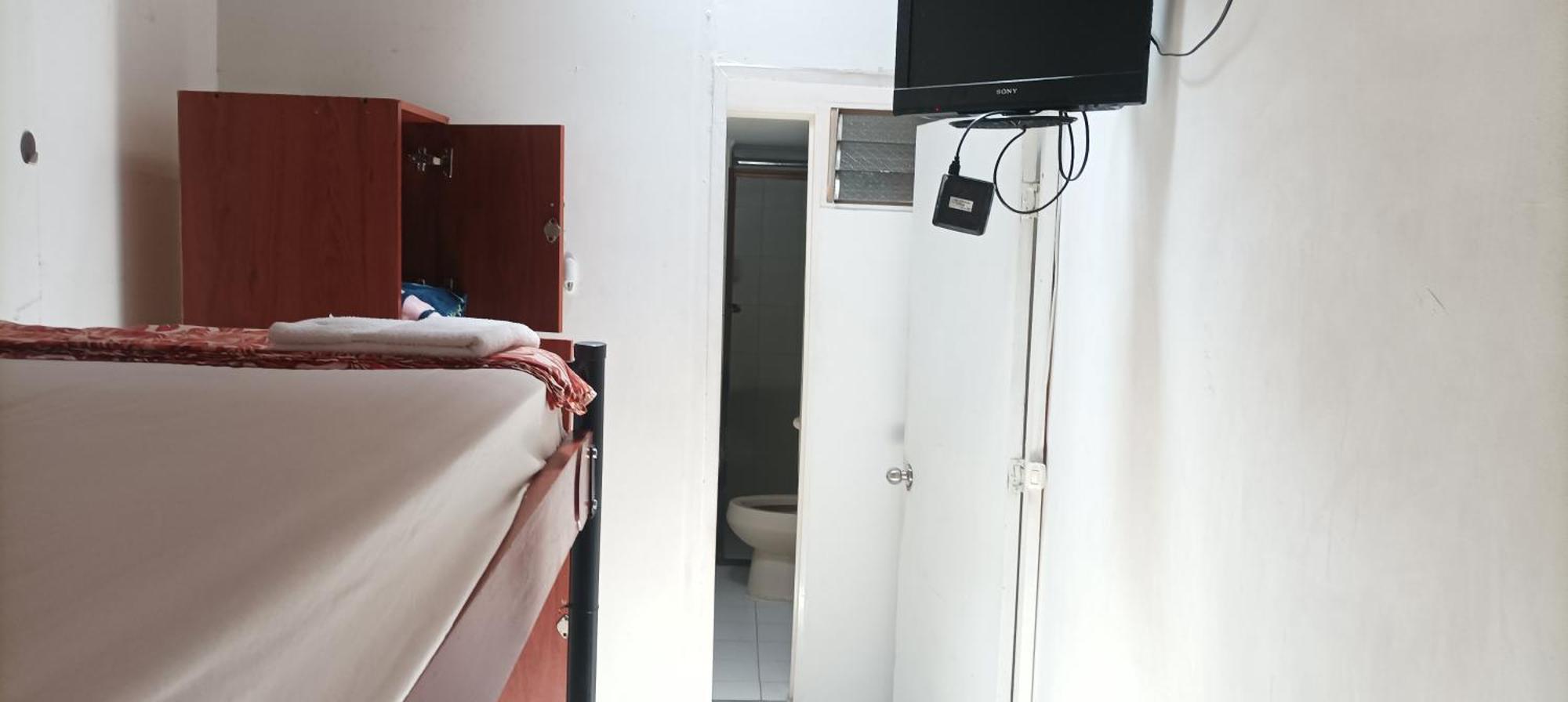 Hea Hospedaje Cerca Al Estadio Y La 70 Hotel Medellin Ruang foto